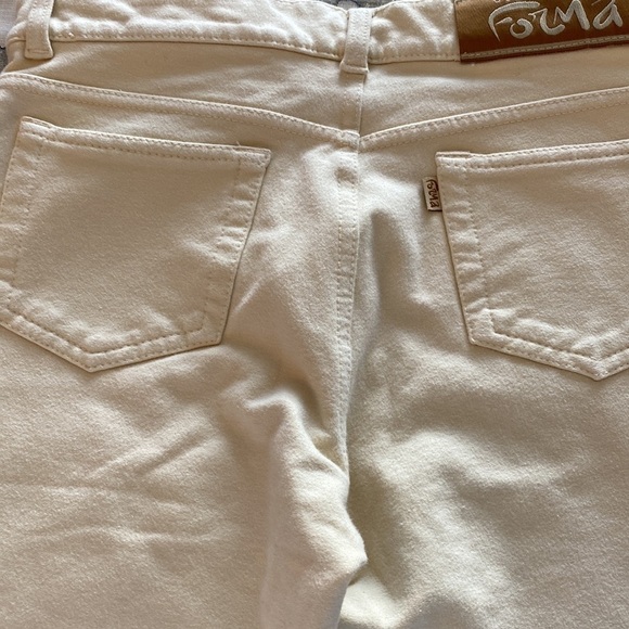 Forma Tan jeans. Very stretchy. Skinny classic 5 pocket. Size 25 (38 on tag)
C - Picture 8 of 11